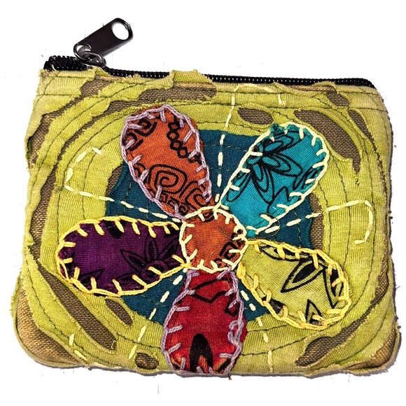 Earth Divas Boho Style Wristlet Zip Top Fabric Wallet Colorful Floral Artsy - Picture 1 of 7